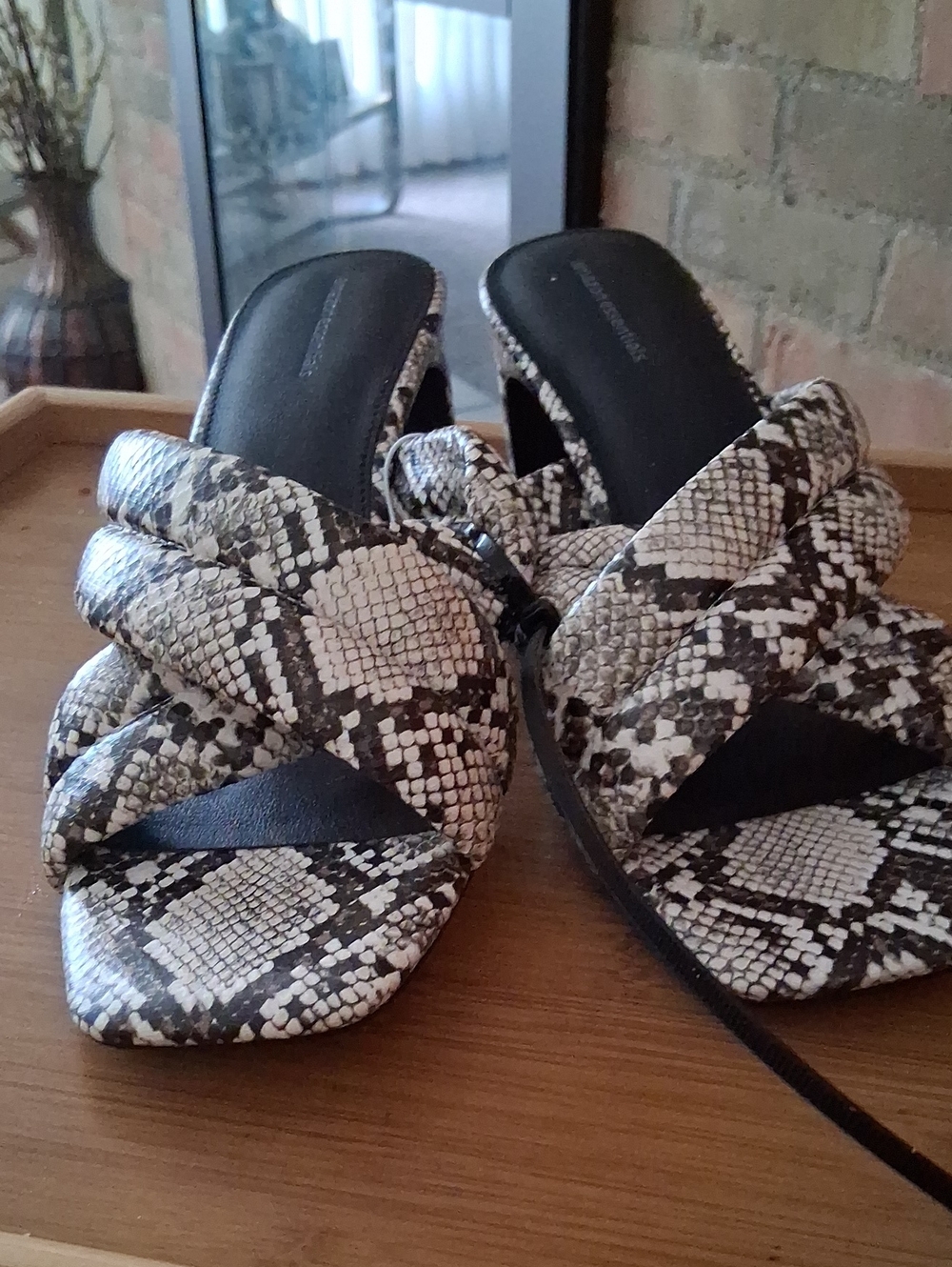 Amazon Essentials Snake-Print Braided Slide Heels - Black & Cream